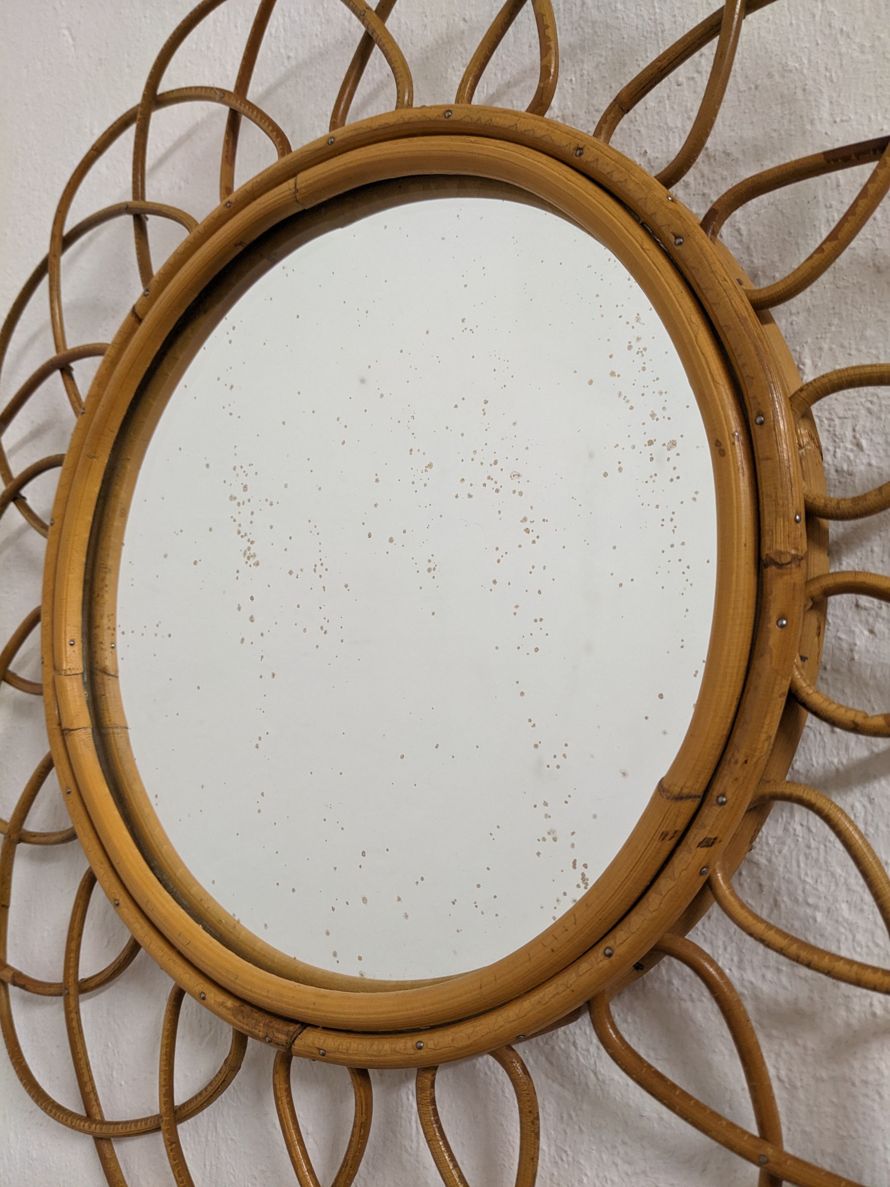 Round rattan mirror from the 50s/60s