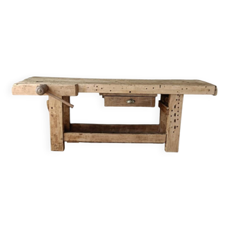 Carpenter's workbench