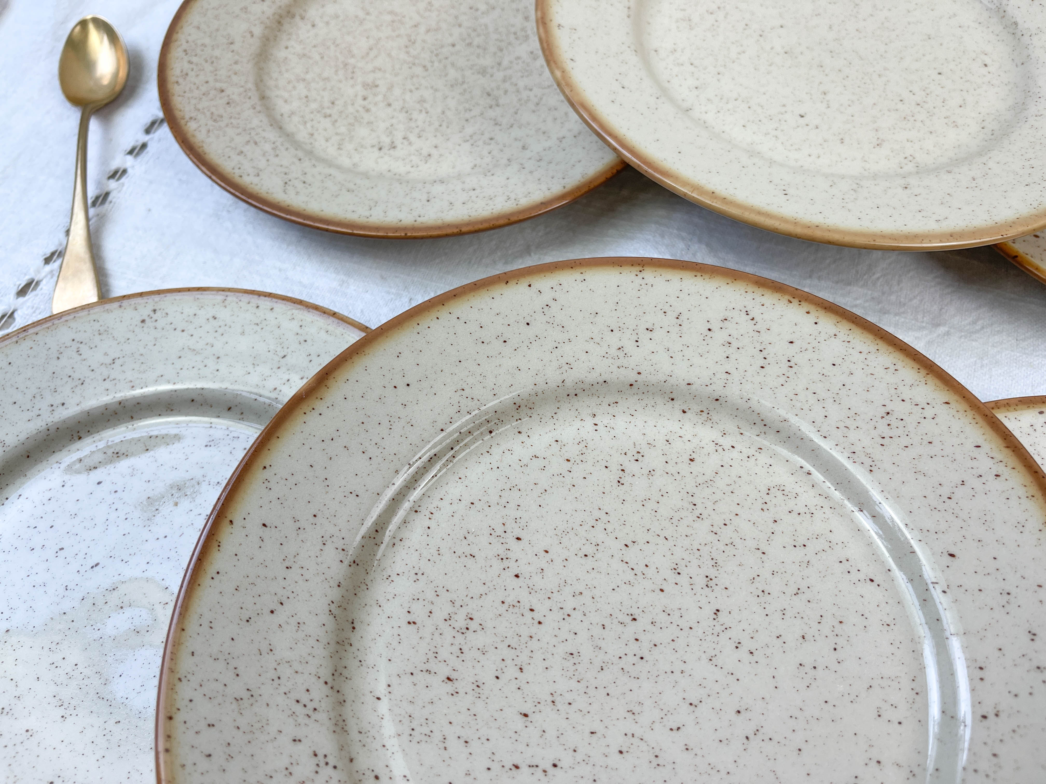 6 Tulowice speckled stoneware plates