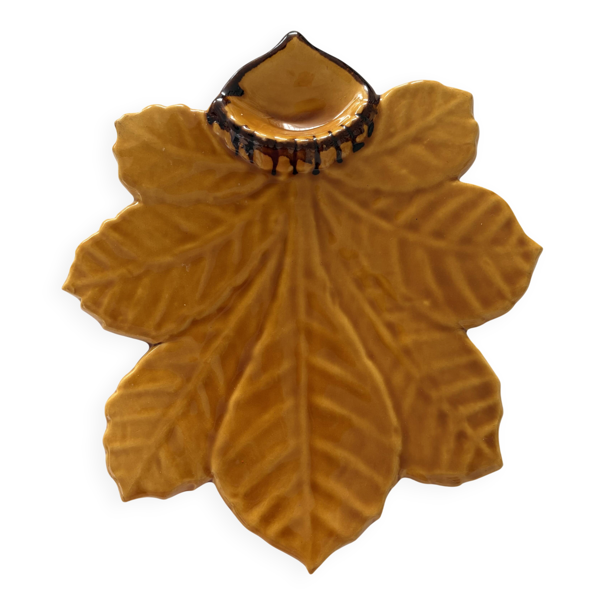 Large dish Vallauris Lunetta horse chestnut leaf