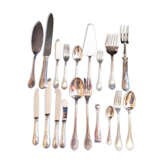 Ménagère Christofle en métal argenté modèle Marly 107 pièces