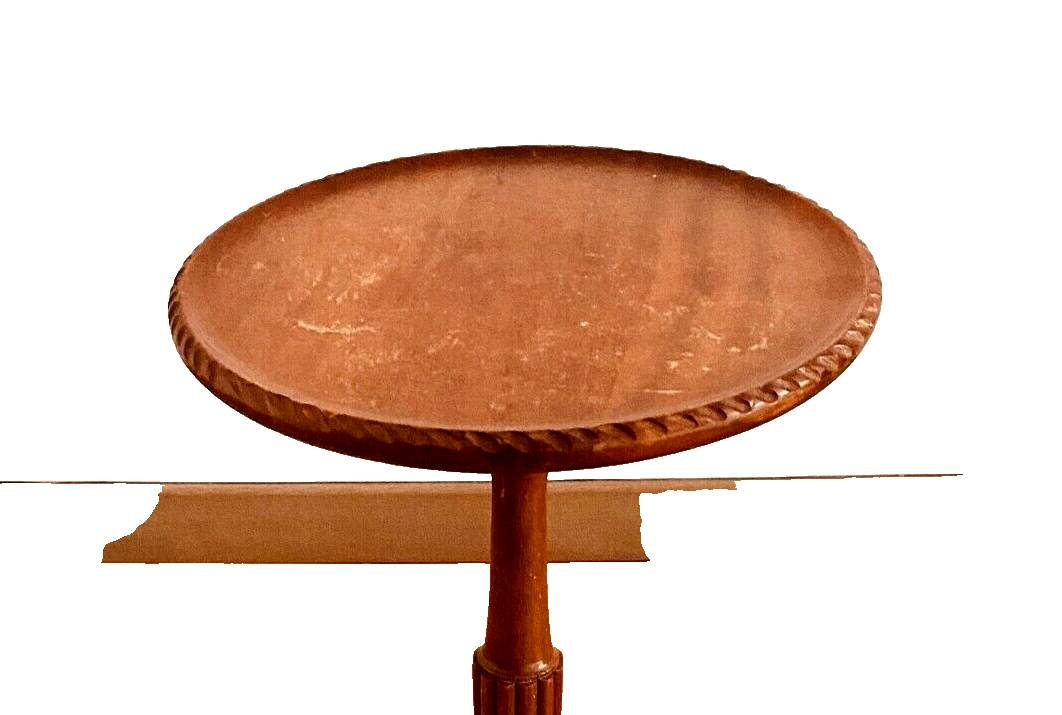 Tripod pedestal table in 20th century stained beech