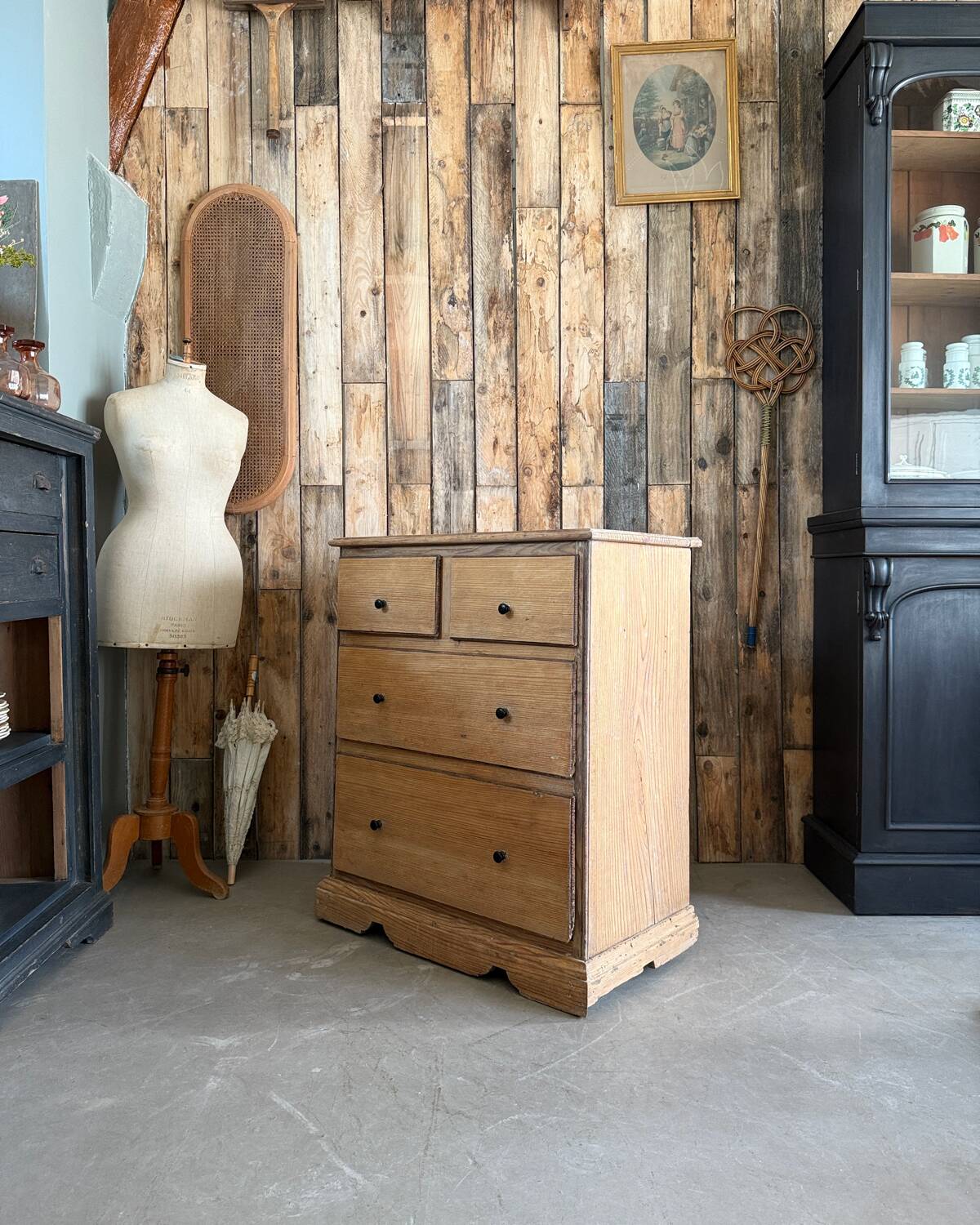 Chic country chest of drawers (renovated)