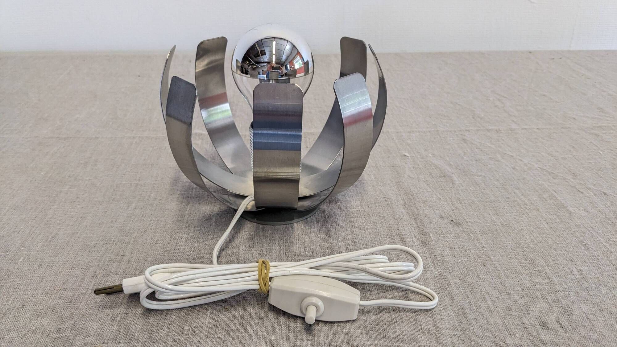 Space age flower lamp by Jocelyne Trocmé for Oxar France circa 1970