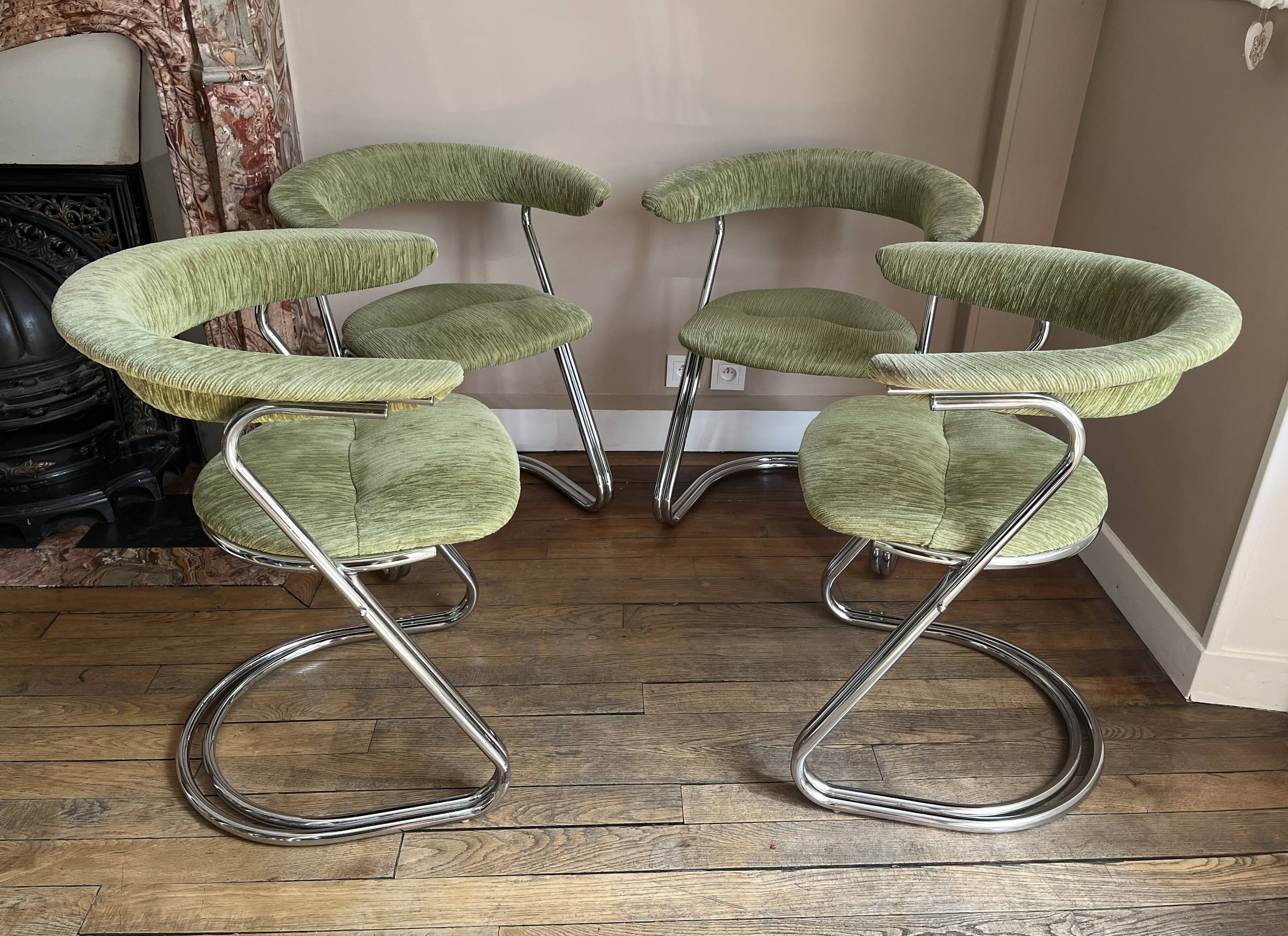 Ensemble de 4 chaises vintage - velours vert - attribuées à Gastone Ronaldi