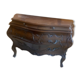 Commode tombeau galbée de style Louis XV en bois sculpté