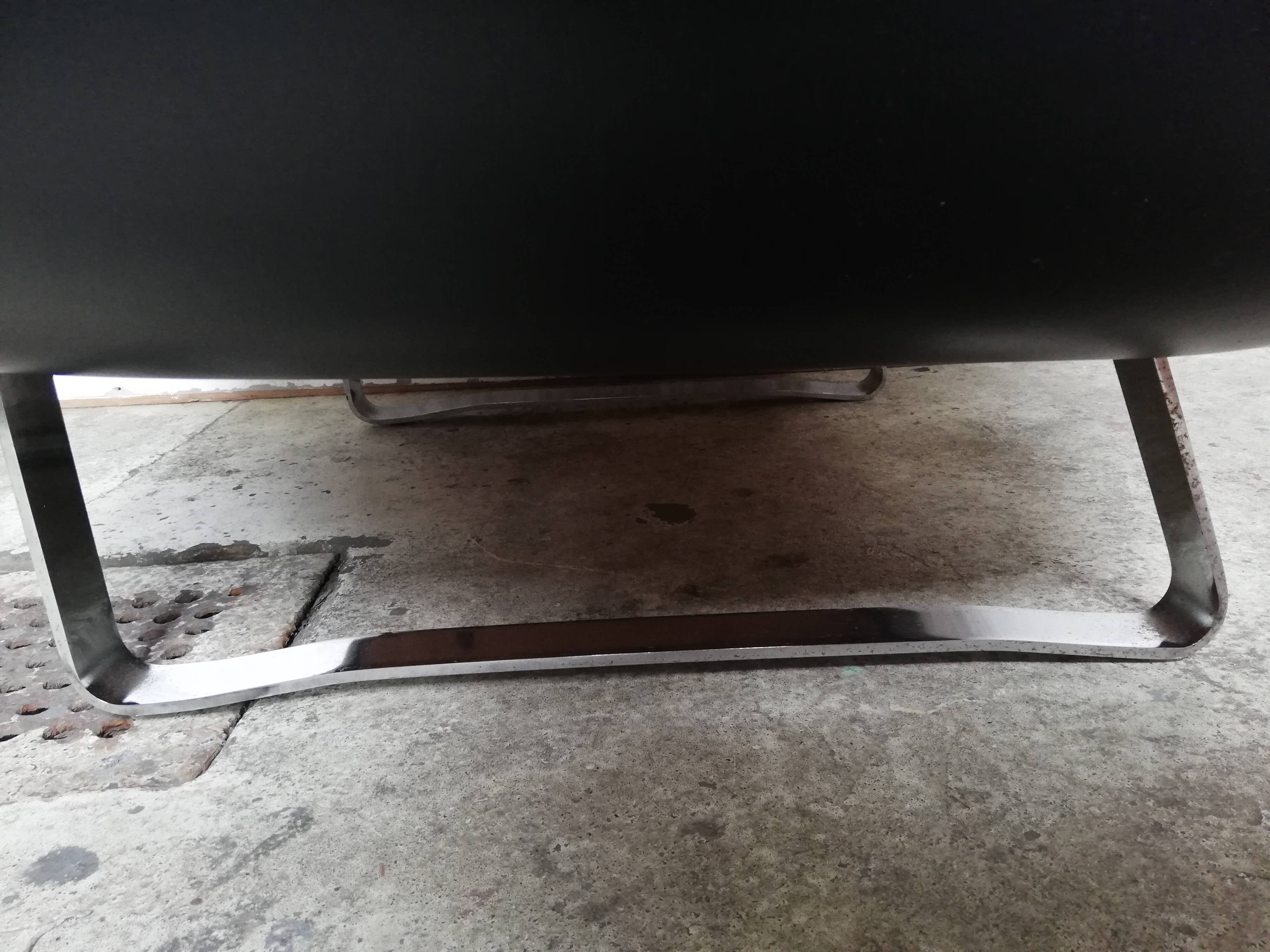 Luxury black Leather Armchair