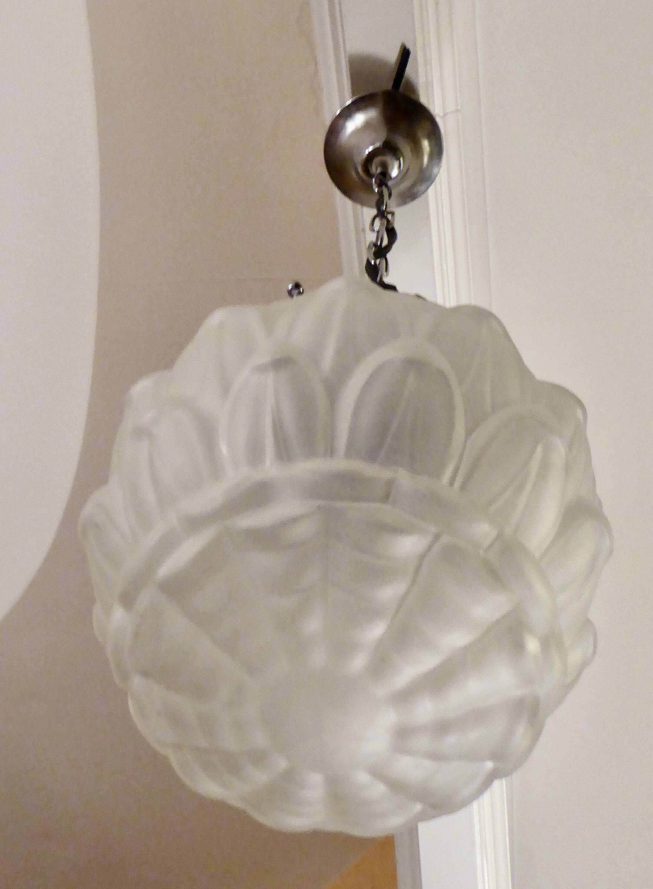 Suspension globe 1930