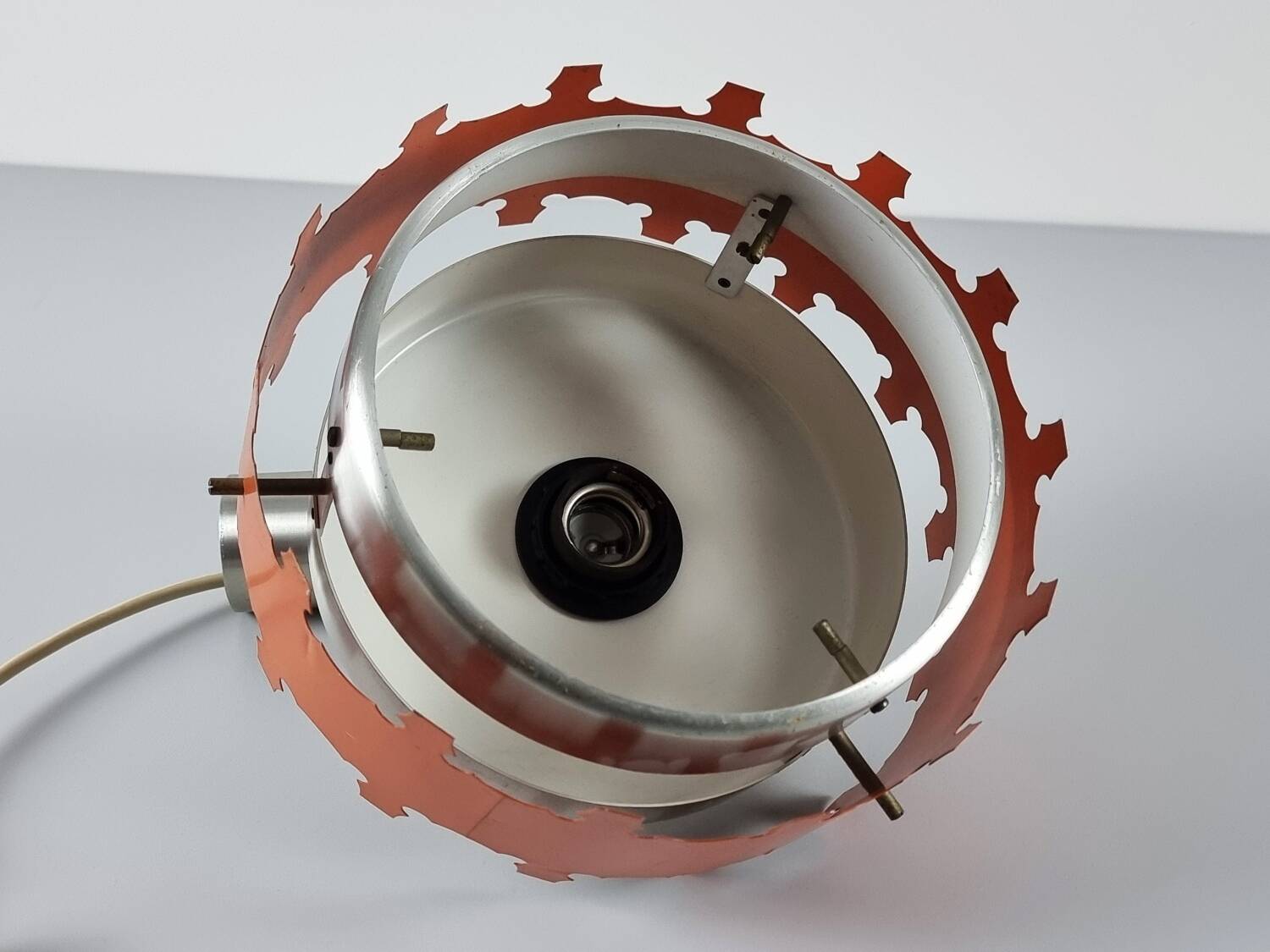 Suspension VEB Metalldrücker vintage des années 1960.