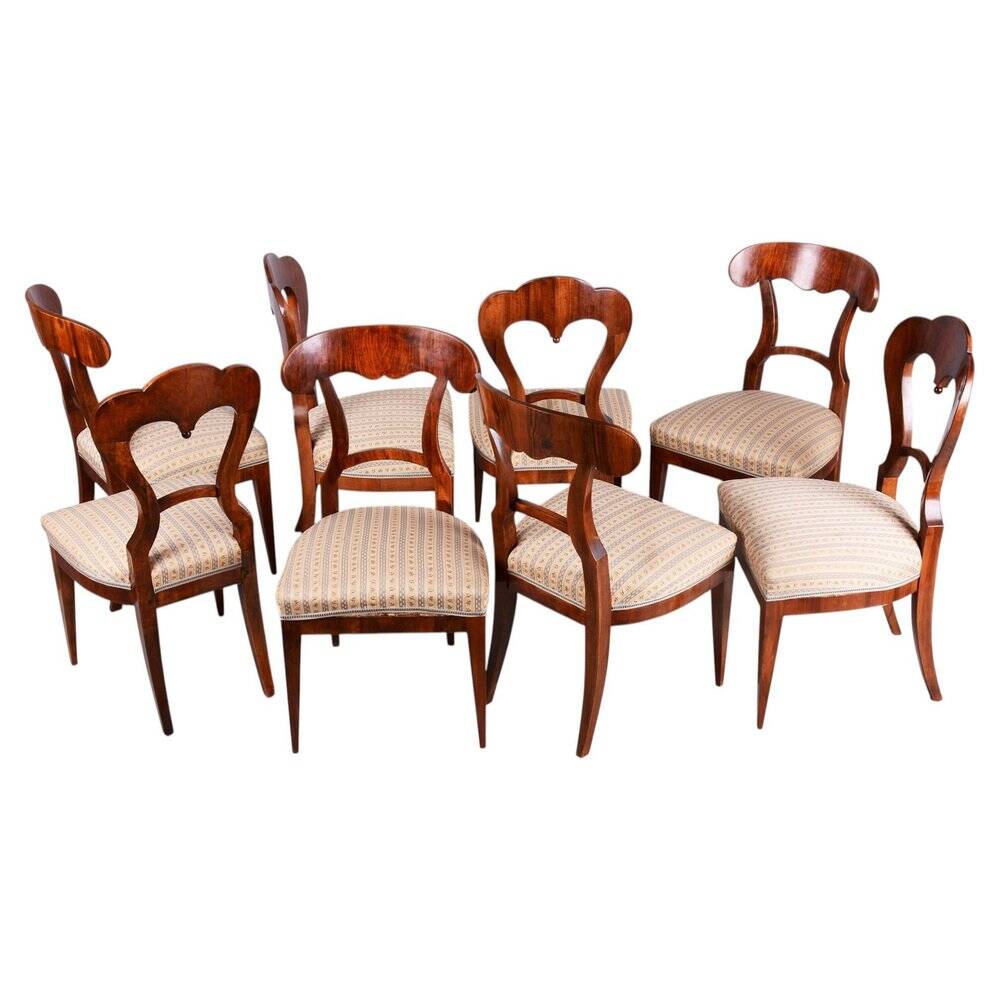 Biedermeier Chairs in Walnut, Austria, 1830s, Set of 8