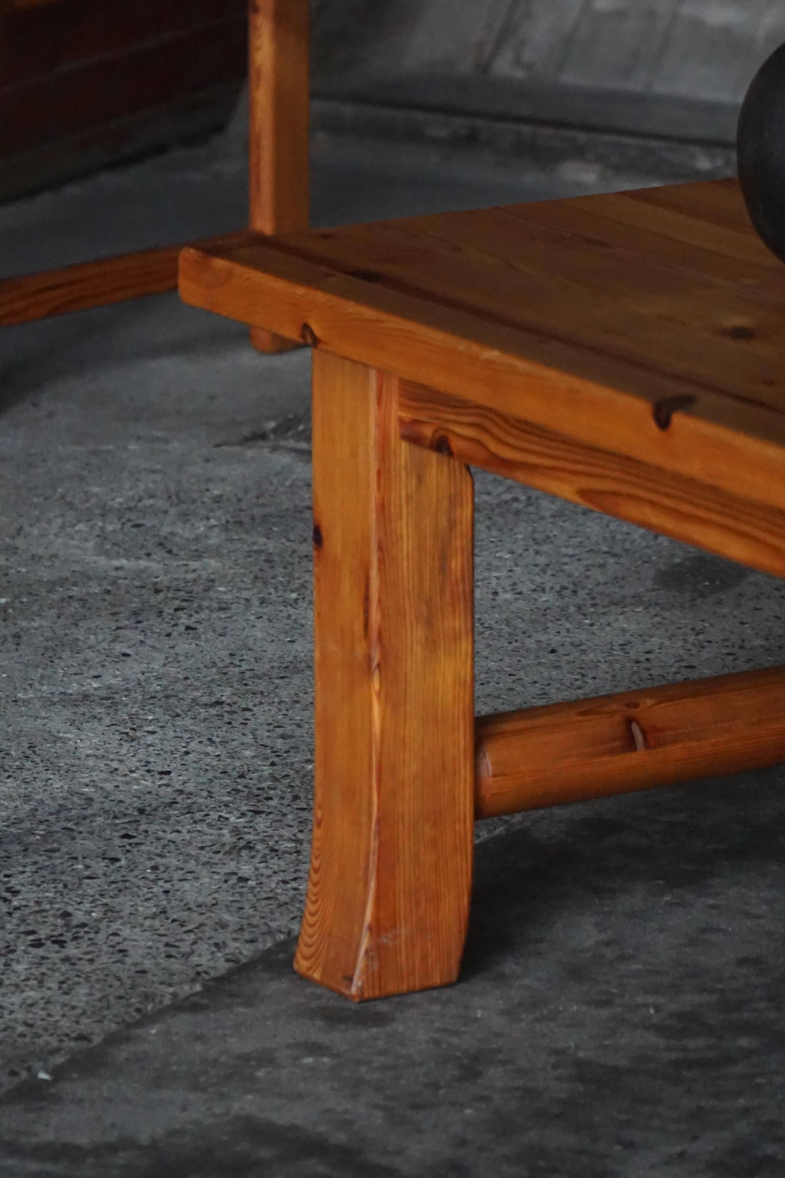 Uno & Östen Kristiansson, table basse rectangulaire en pin, milieu du XXe siècle, années 1970