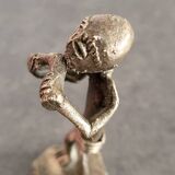 Ancient Akan weight for weighing gold in brass, in excellent condition.