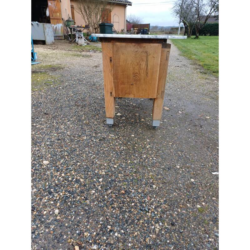 Wood and marble kitchen chopping board