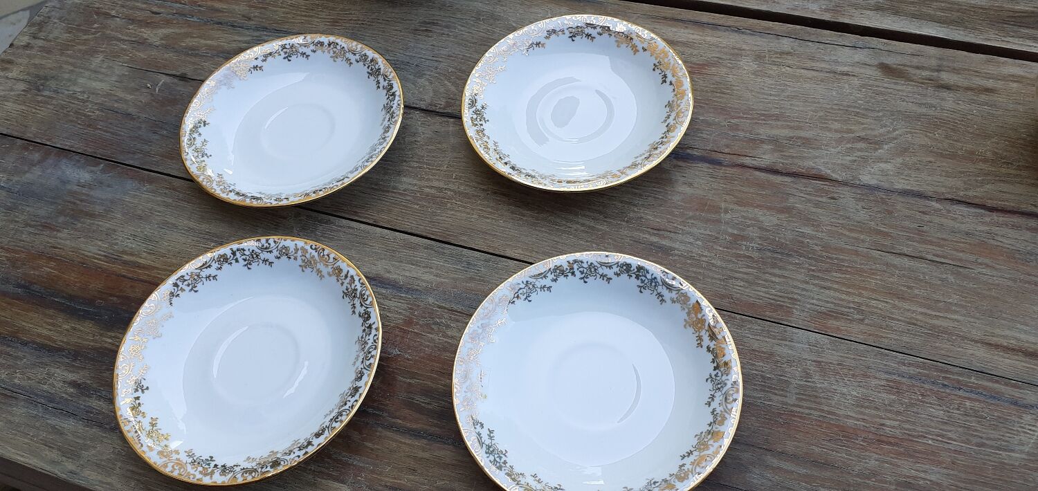 Set of 4 cups and sugar bowl Haute porcelaine de Berry