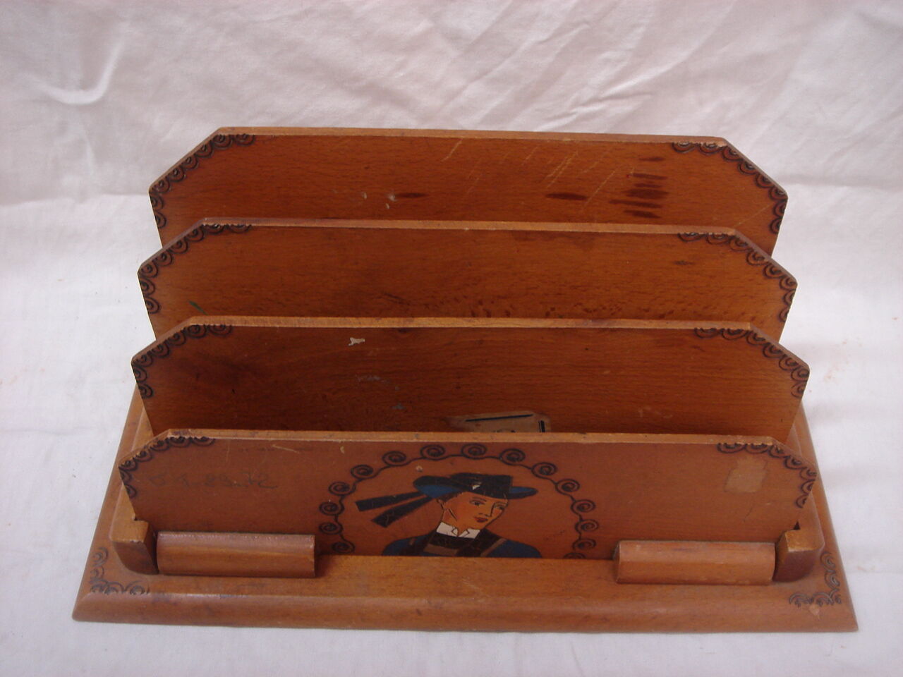 Porte courrier en bois breton de 1930