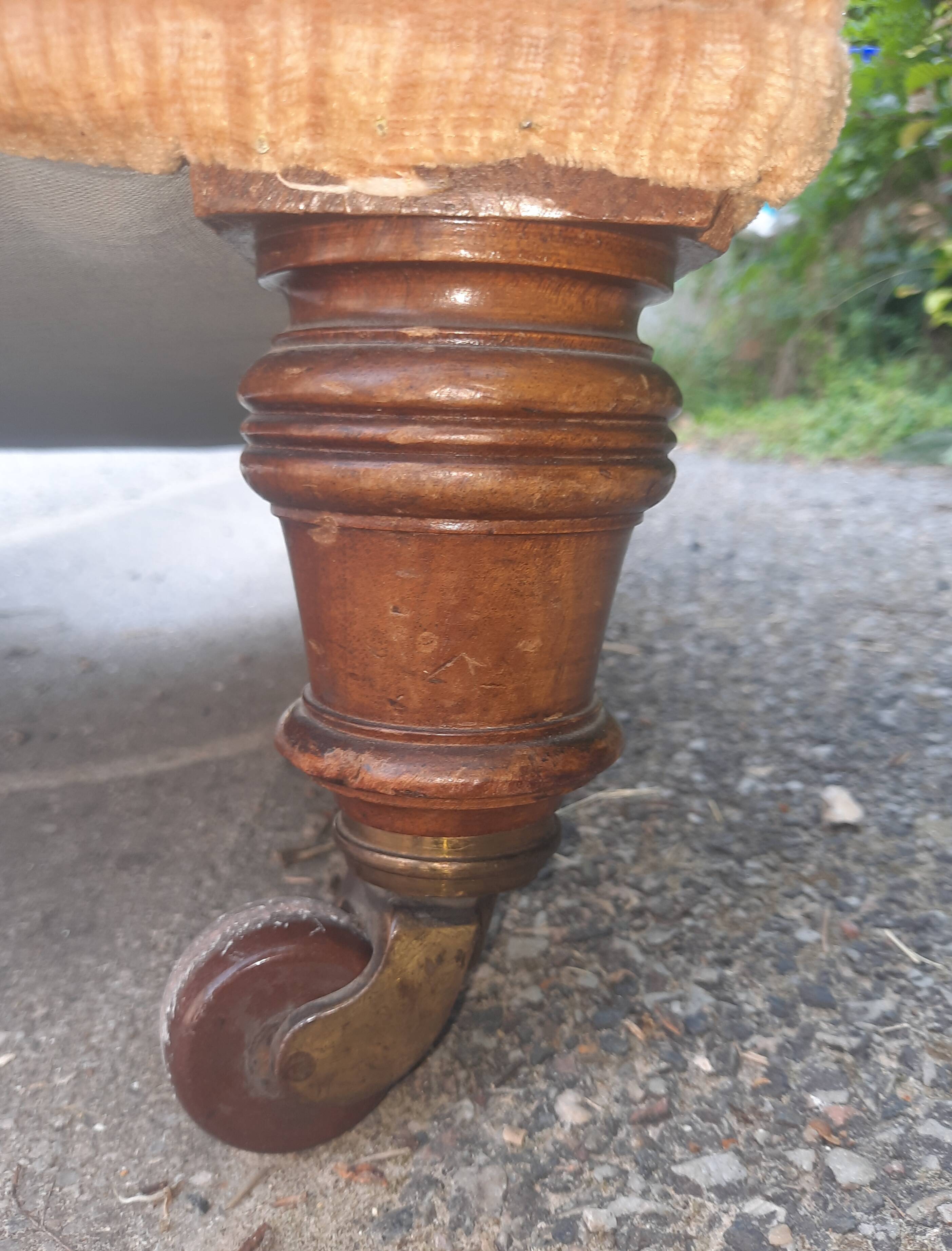 Large padded toad armchair