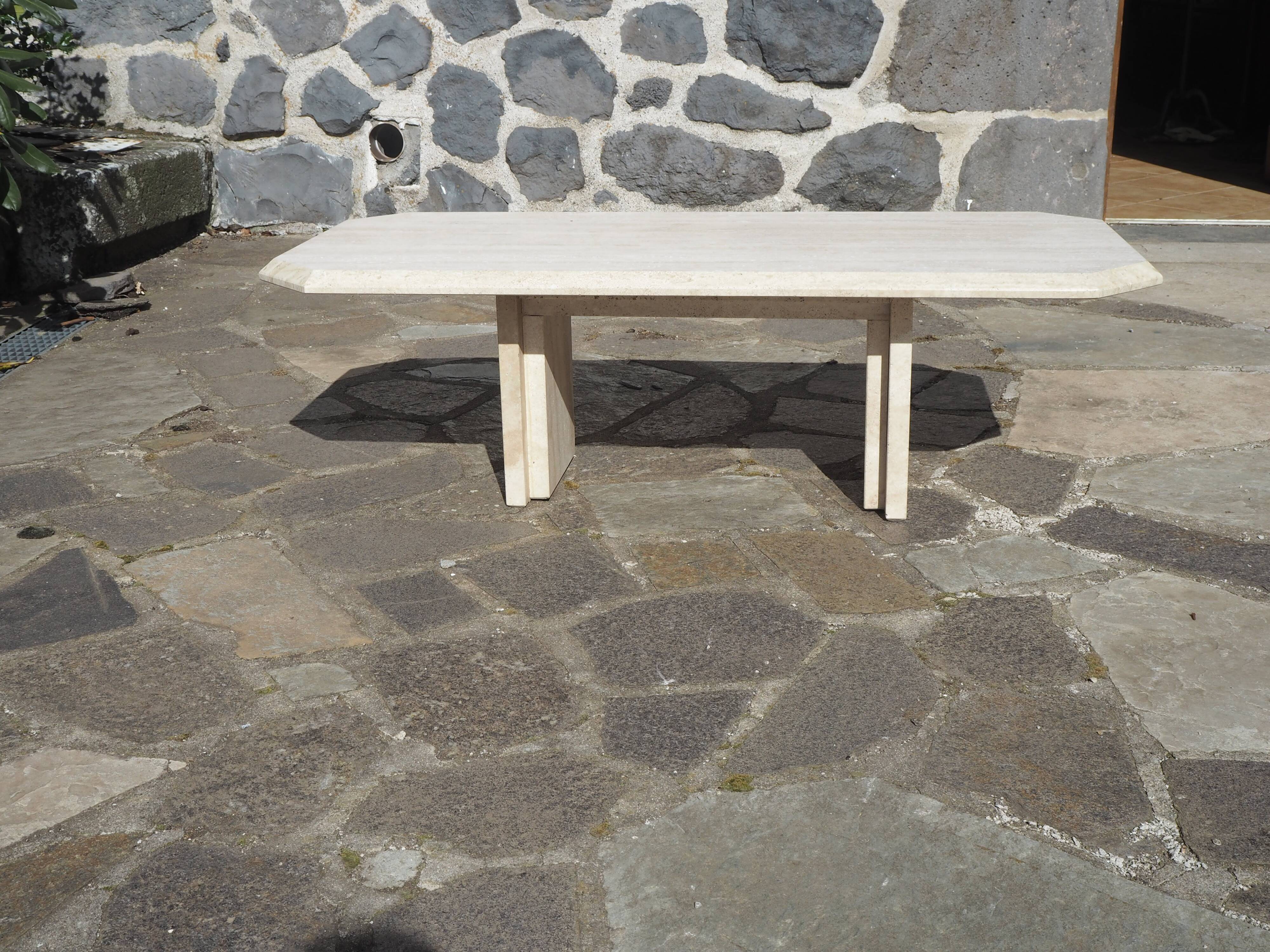 Coffee table in travertine