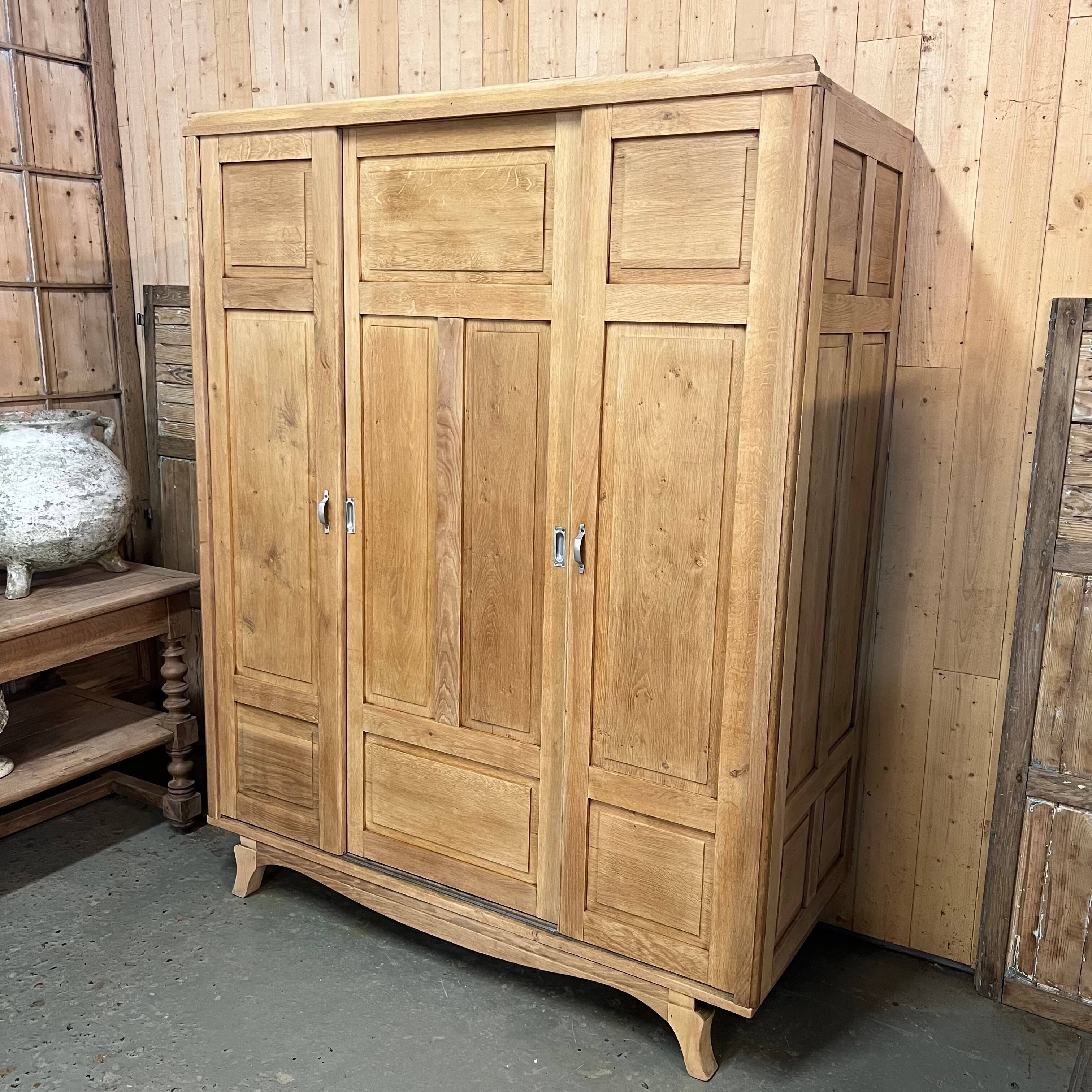 Vintage three-panel sliding wardrobe