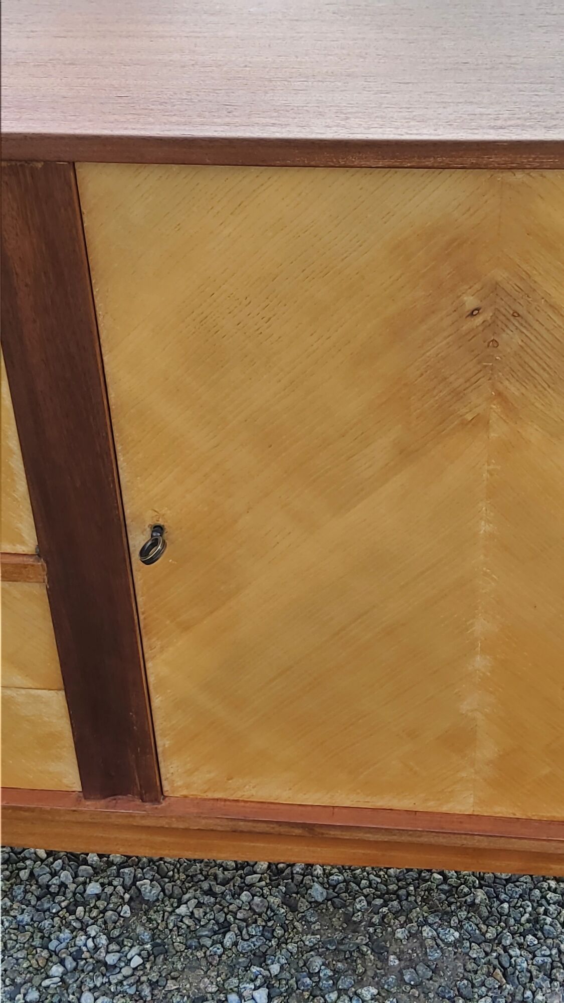 Enfilade of the 50s in oak and mahogany feet compass