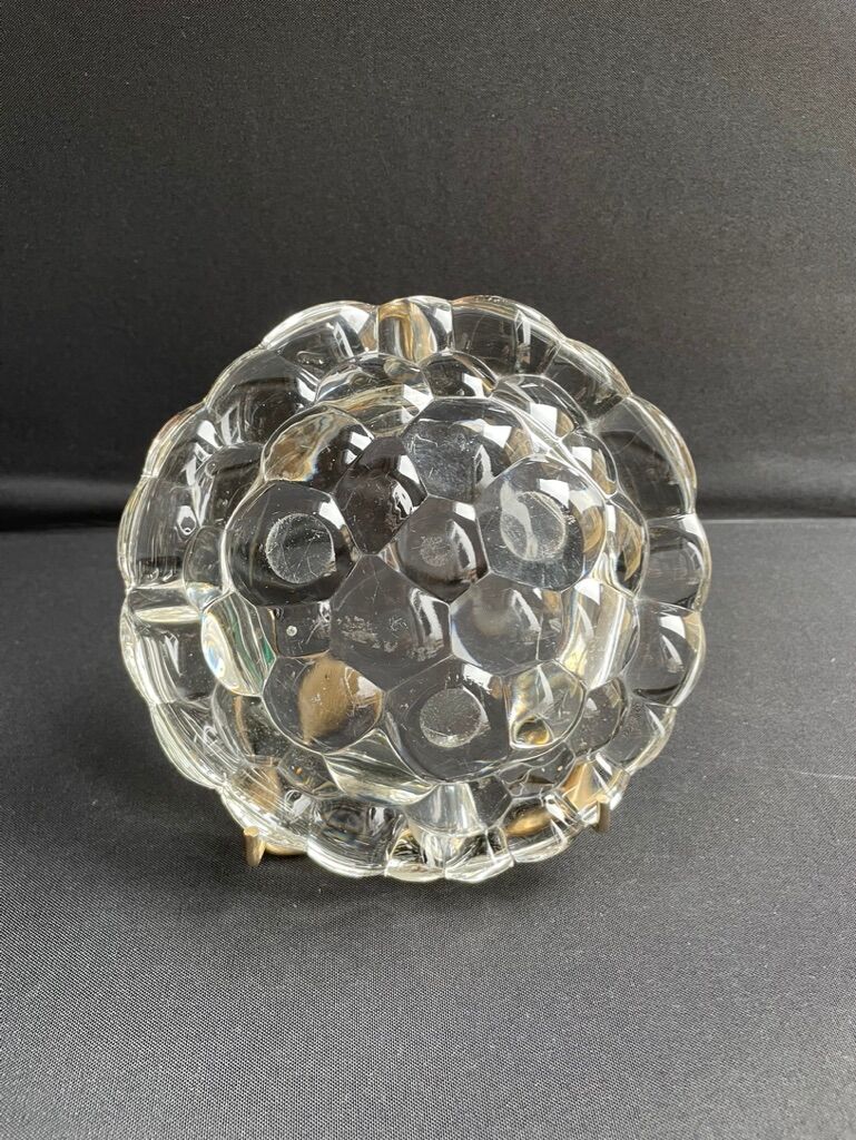 Pierre D'Avesn France molded crystal ashtray