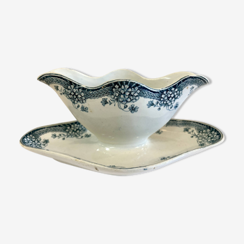 Blue and white iron earth gravy boat