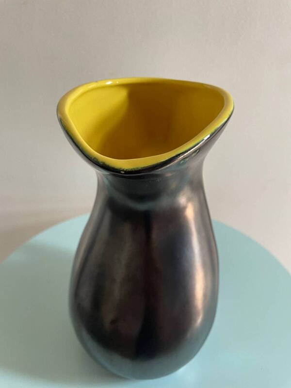 Pichet vintage Vallauris en céramique noire et jaune – Années 50/60