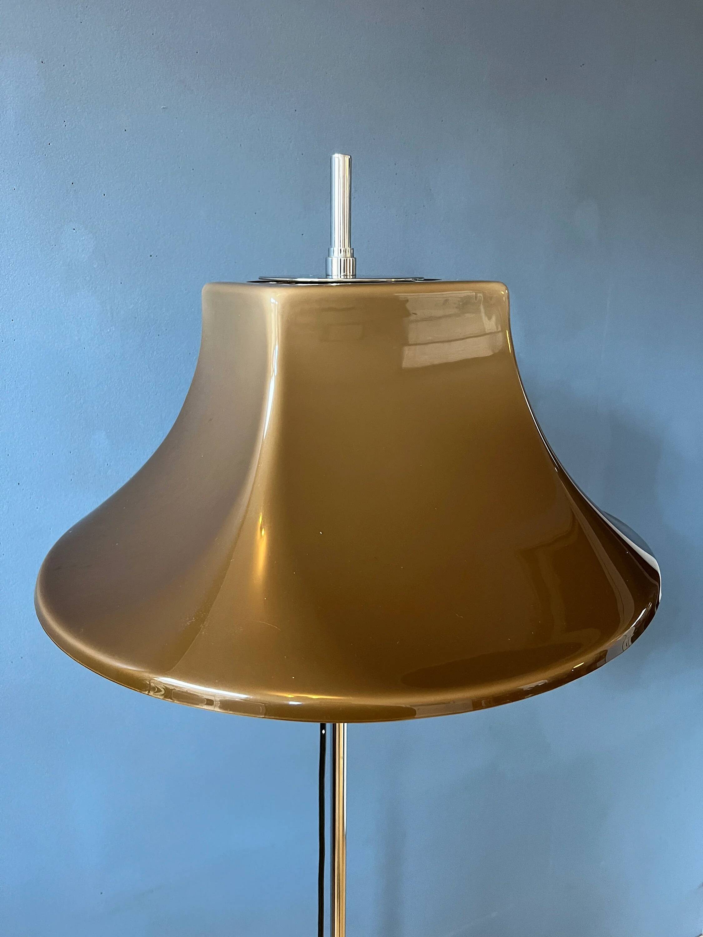 Space Age floor lamp by Willem Hagoort with a beige witch hat-shaped shade.