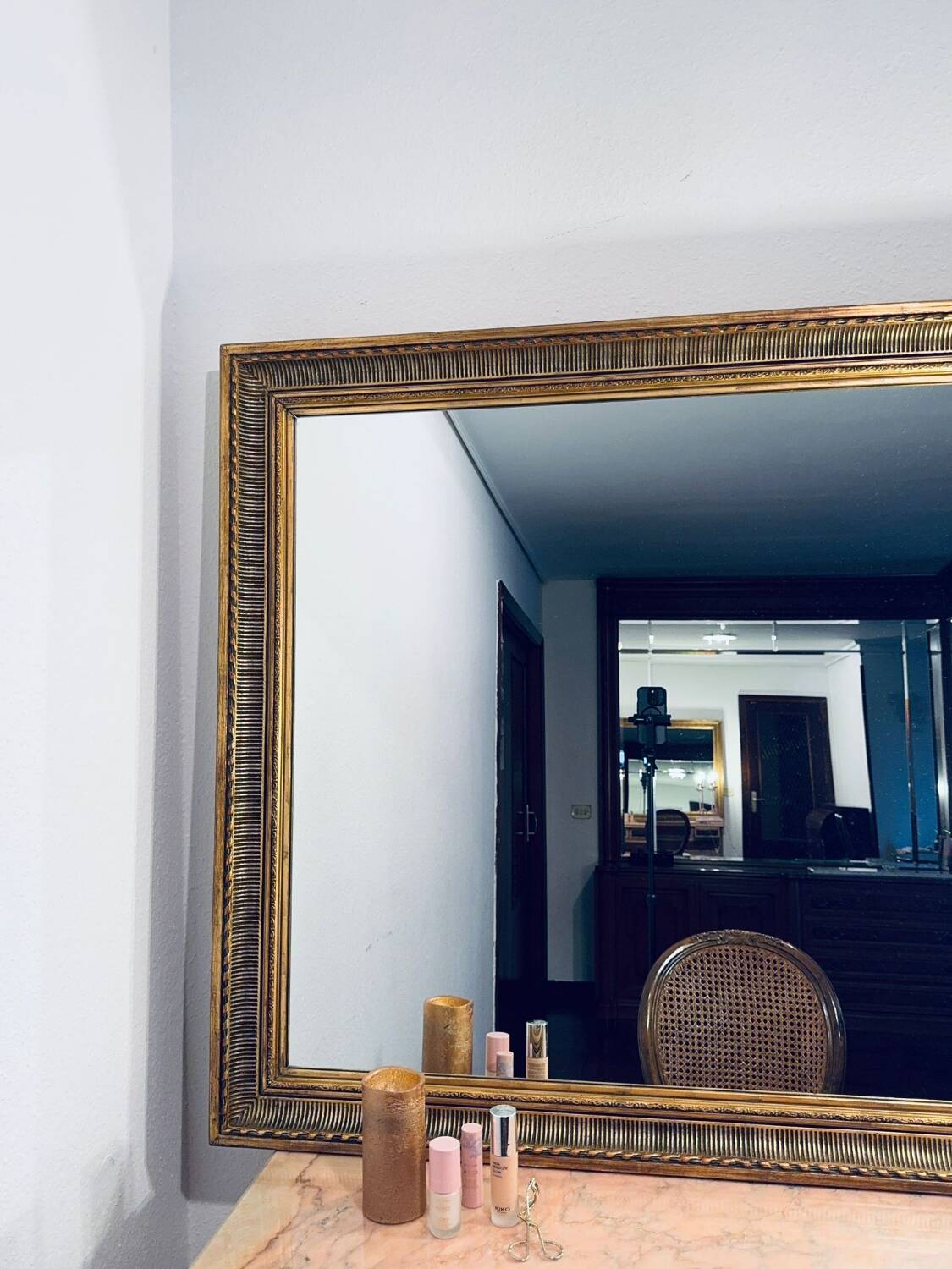 Neo-classical mirror, 1970