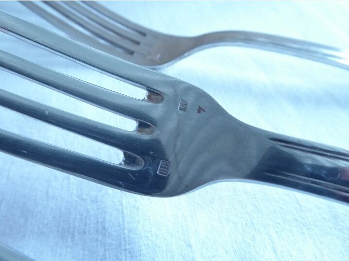 Silver metal forks, BB