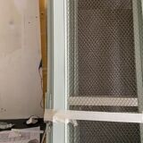 Paires de portes grillagées anciennes en bois de chêne pour armoire