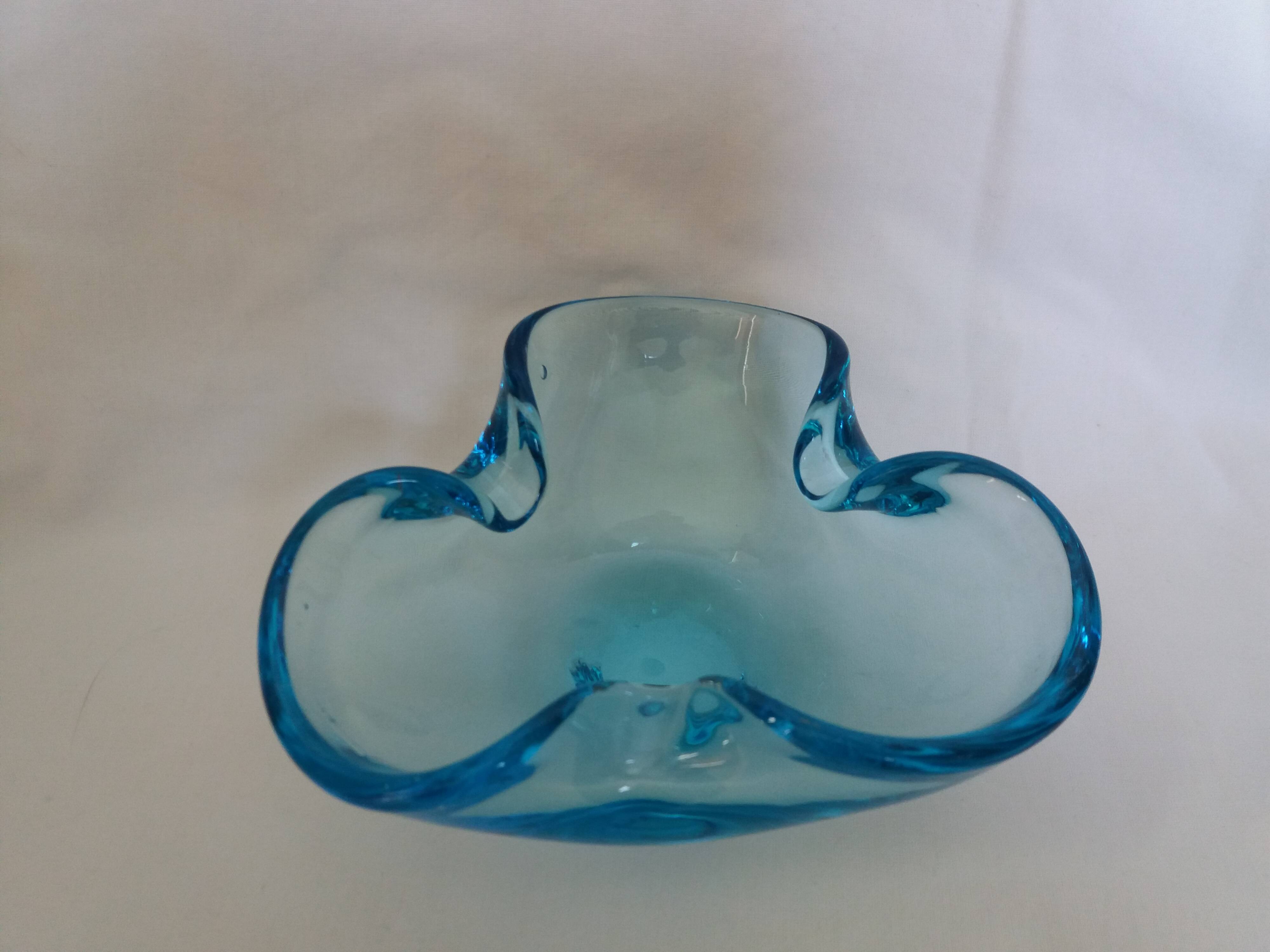 Murano turquoise blue glass trilobed empty pocket ashtray