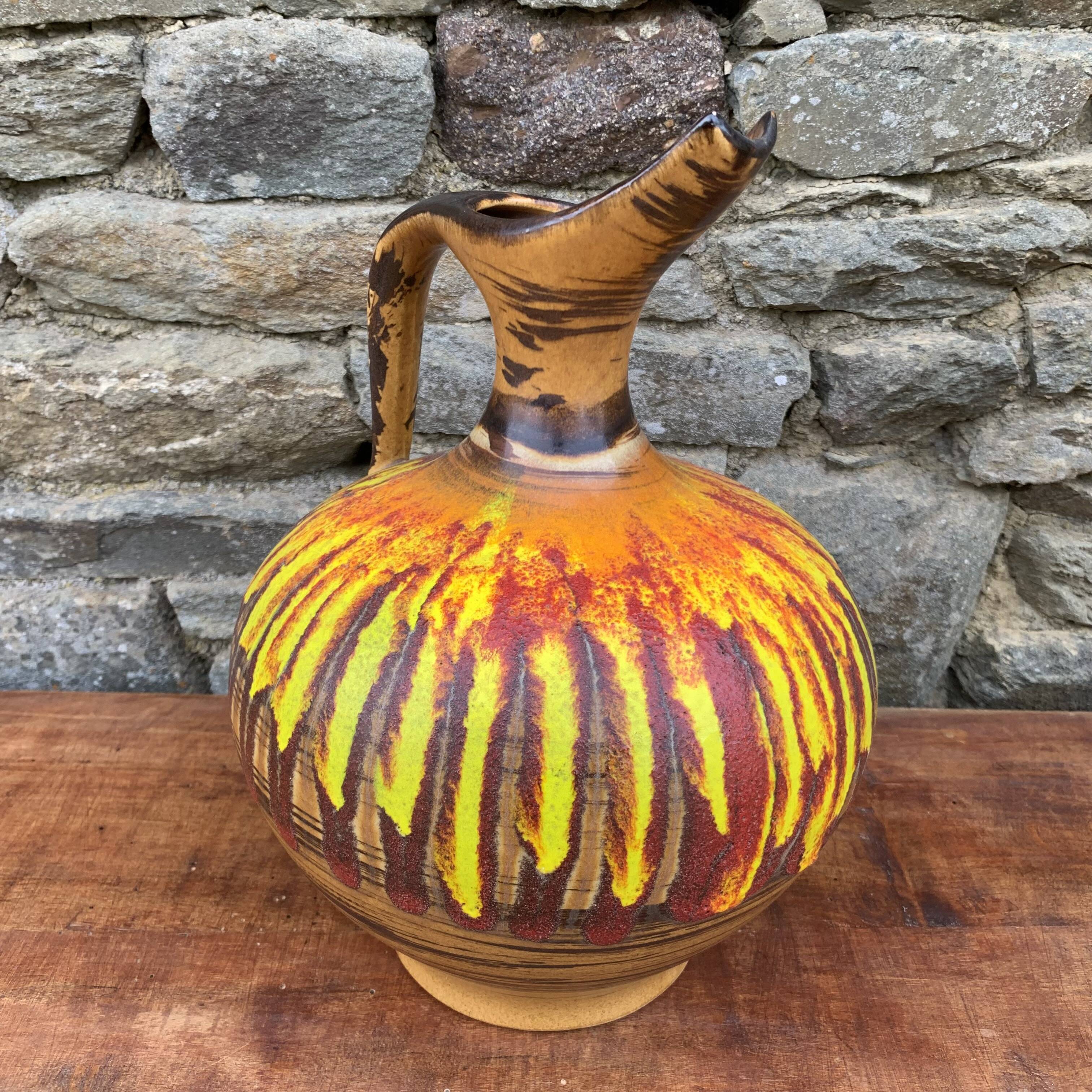 Grande cruche en céramique Saint-Clément, des années 70