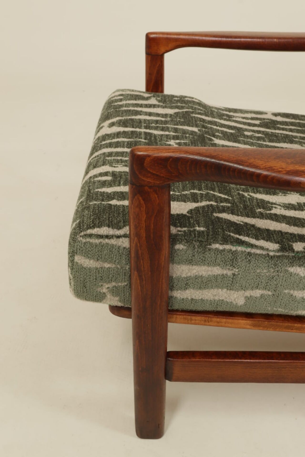 Scandinavian modern long chair jacquard green 1965