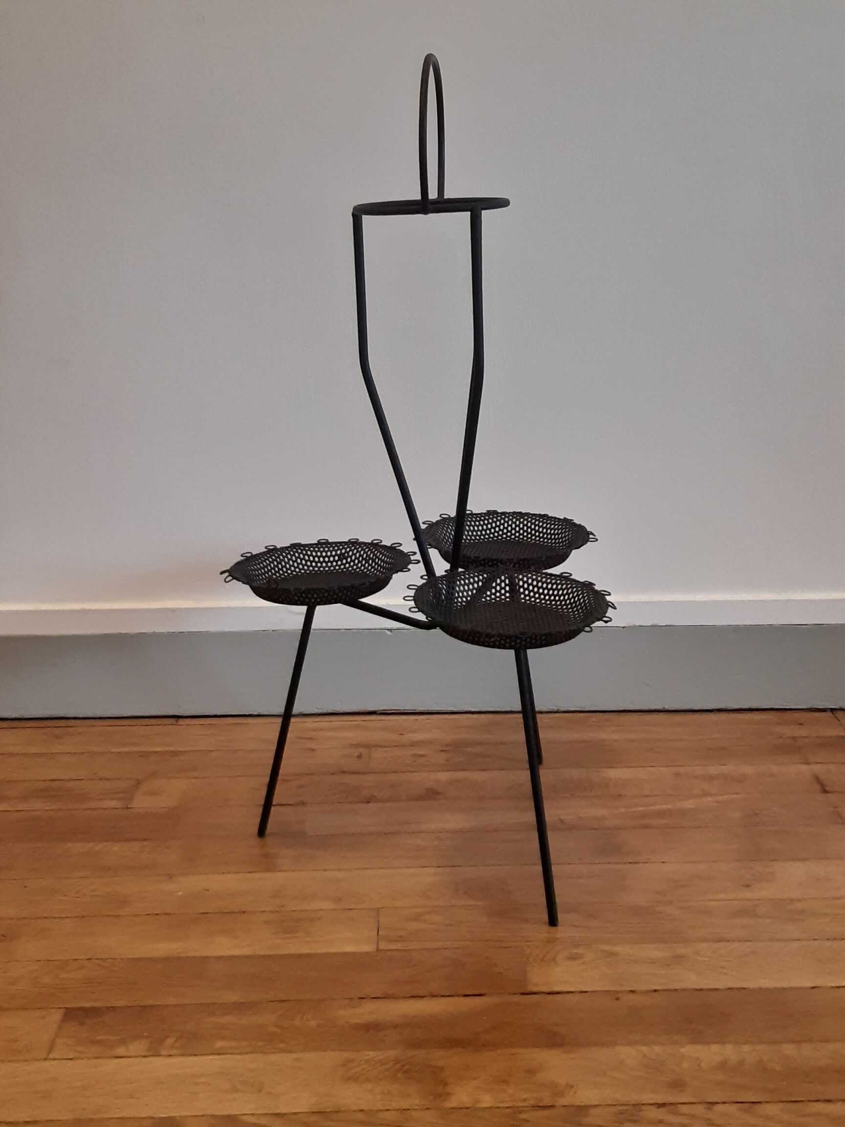 Steel plant holder 60s