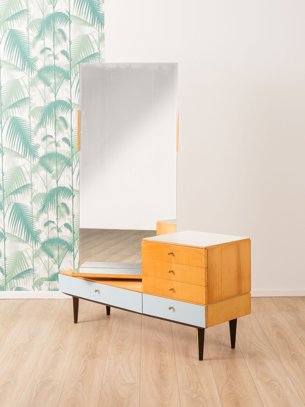 Dressing table from the 1960s