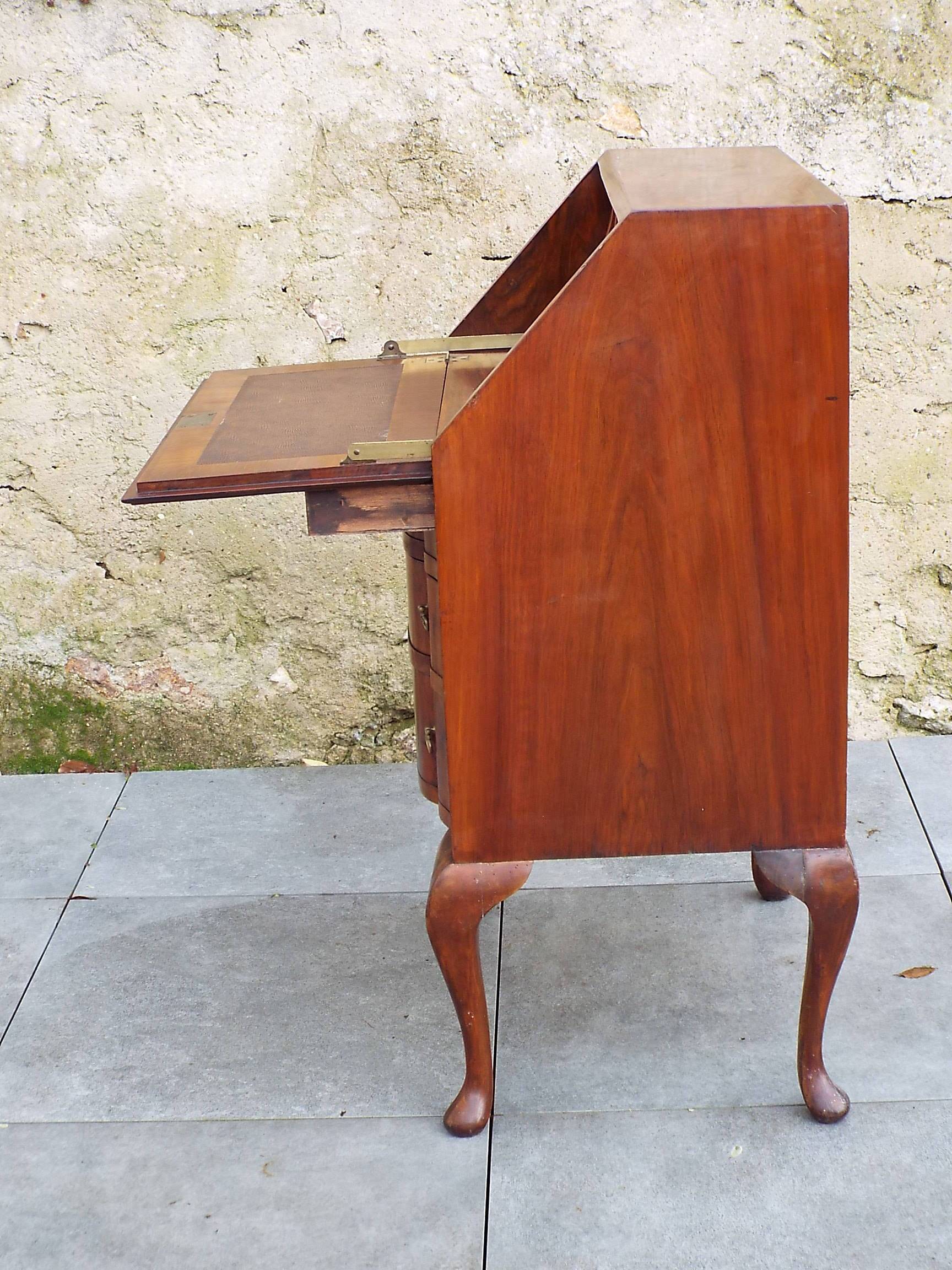 Secrétaire commode Style Queen Anne