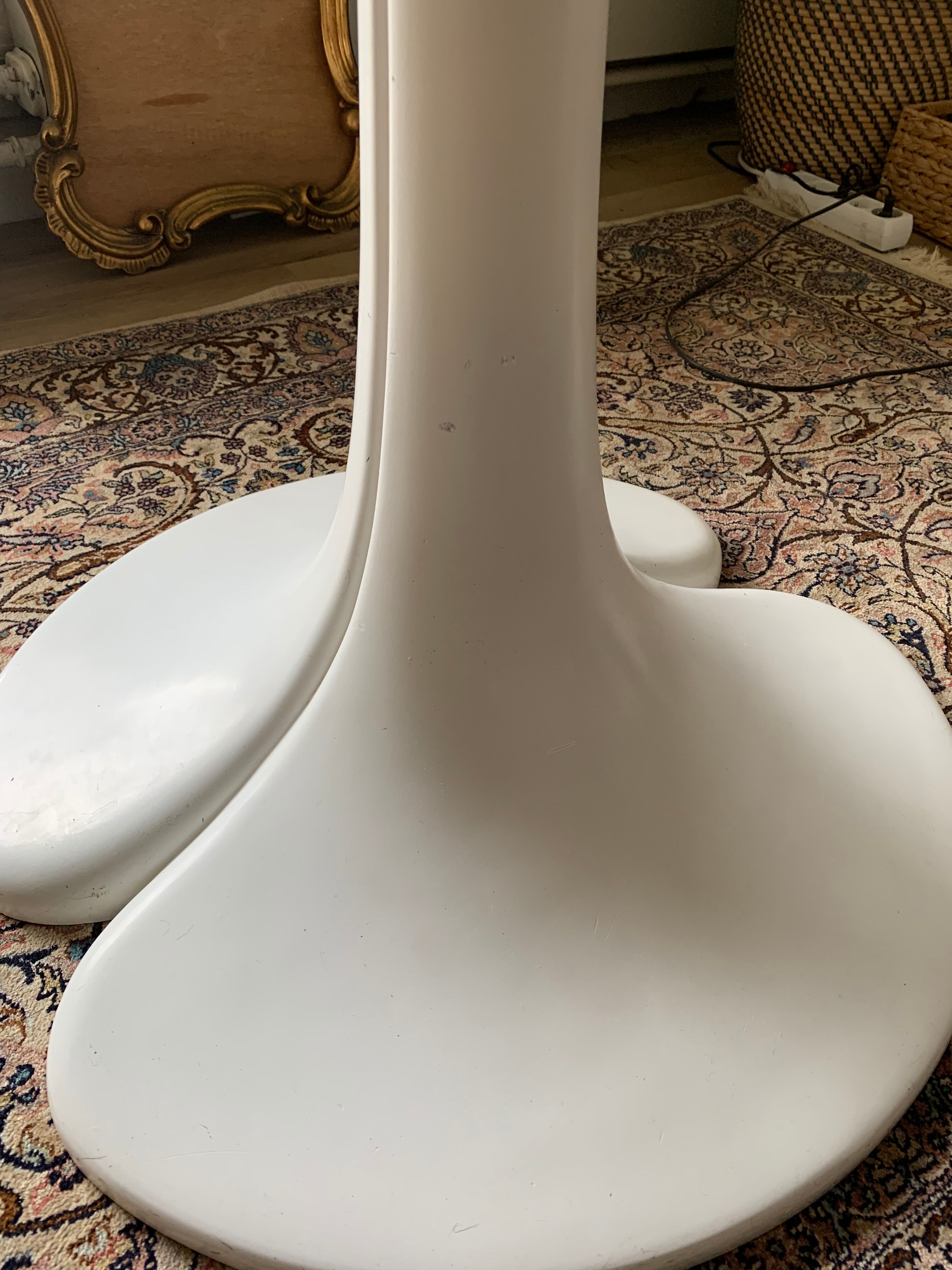 Tulip foot table Christian Adam Airborne