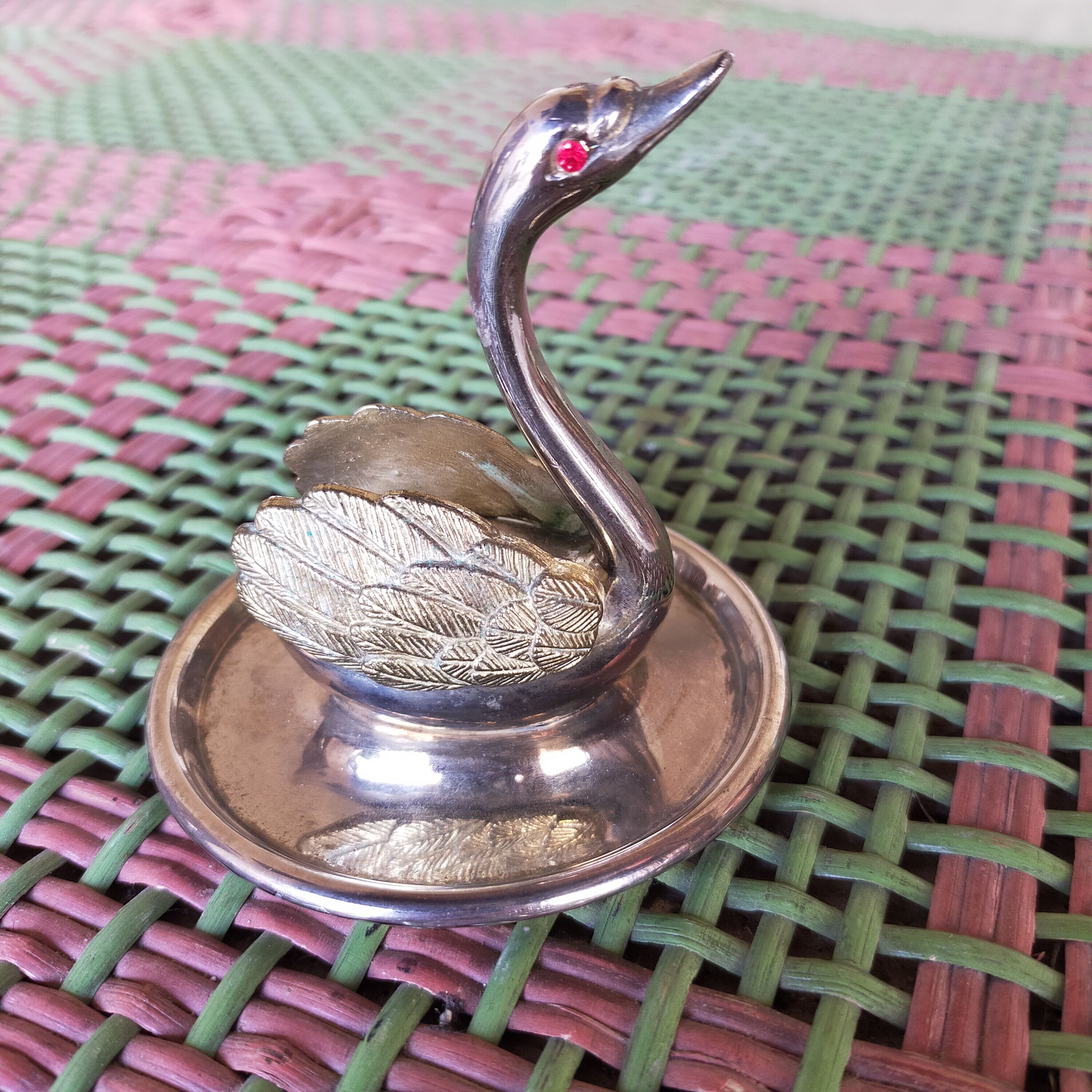 Swan jewelry holder