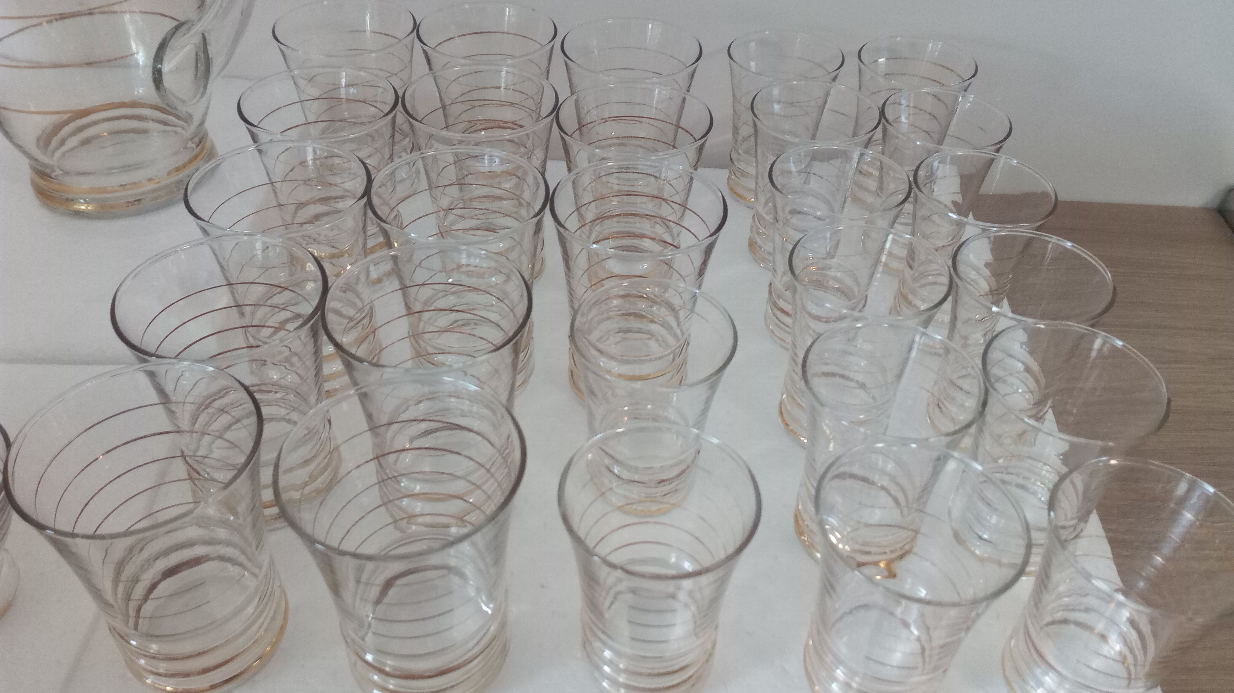 Set carafe, glasses and gold-lecinded cups