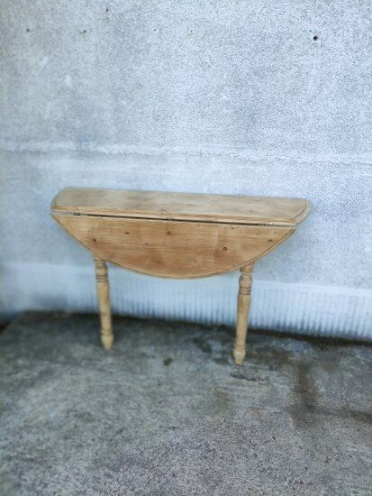 Half-moon table, console