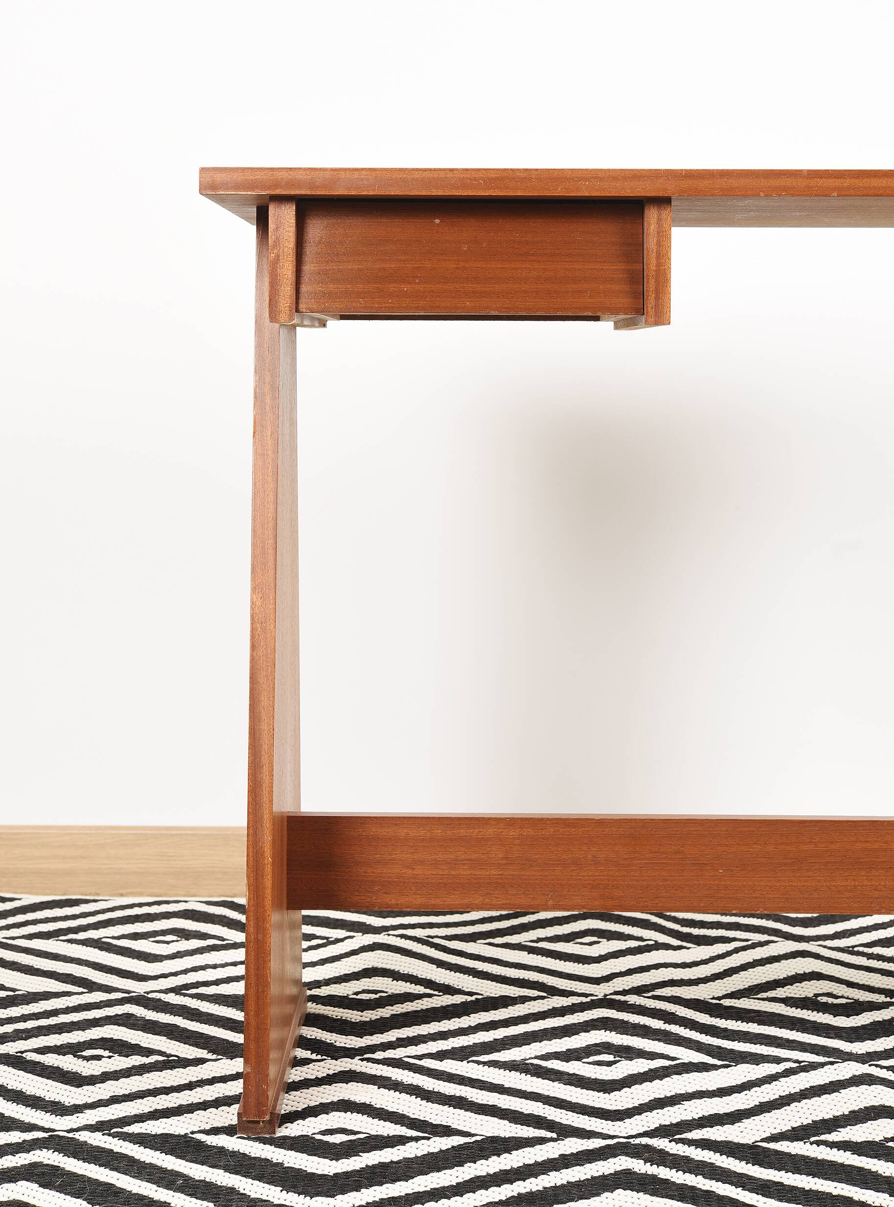 Elegant small teak desk, with drawer, 1960s.