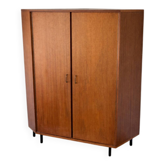 Meuble de coin / Corner cabinet