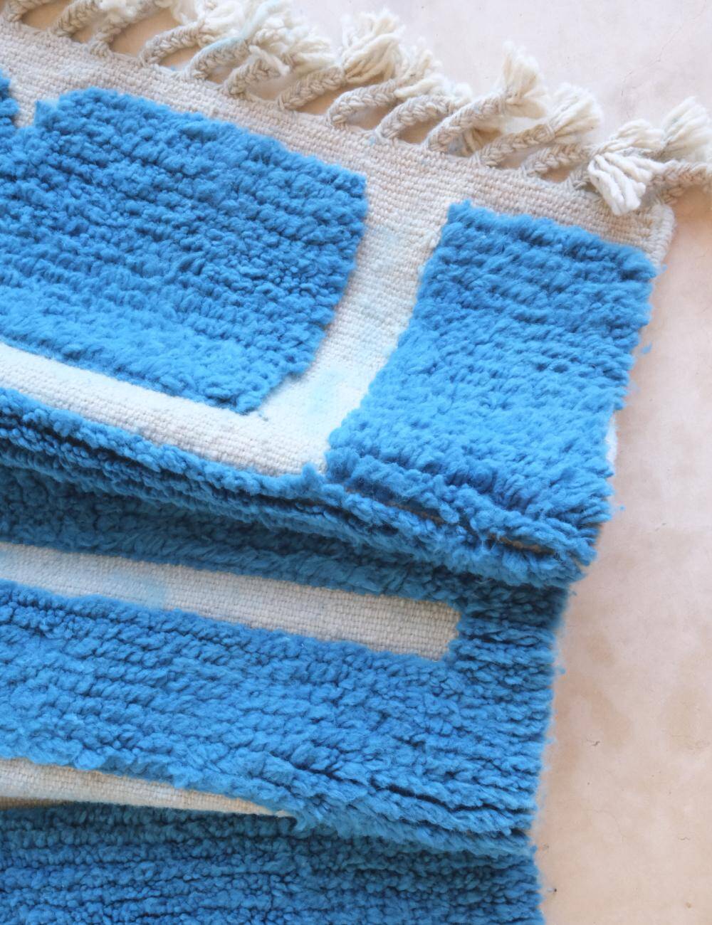 Contemporary Blue Rug - 271 x 218 cm
