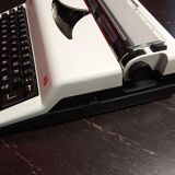 Typewriter oOlympia monica electric s