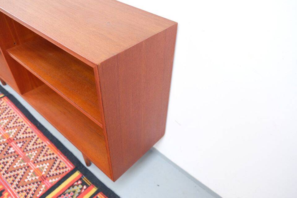 1960s-70s buffet/shelf, in teak, retro vintage style.