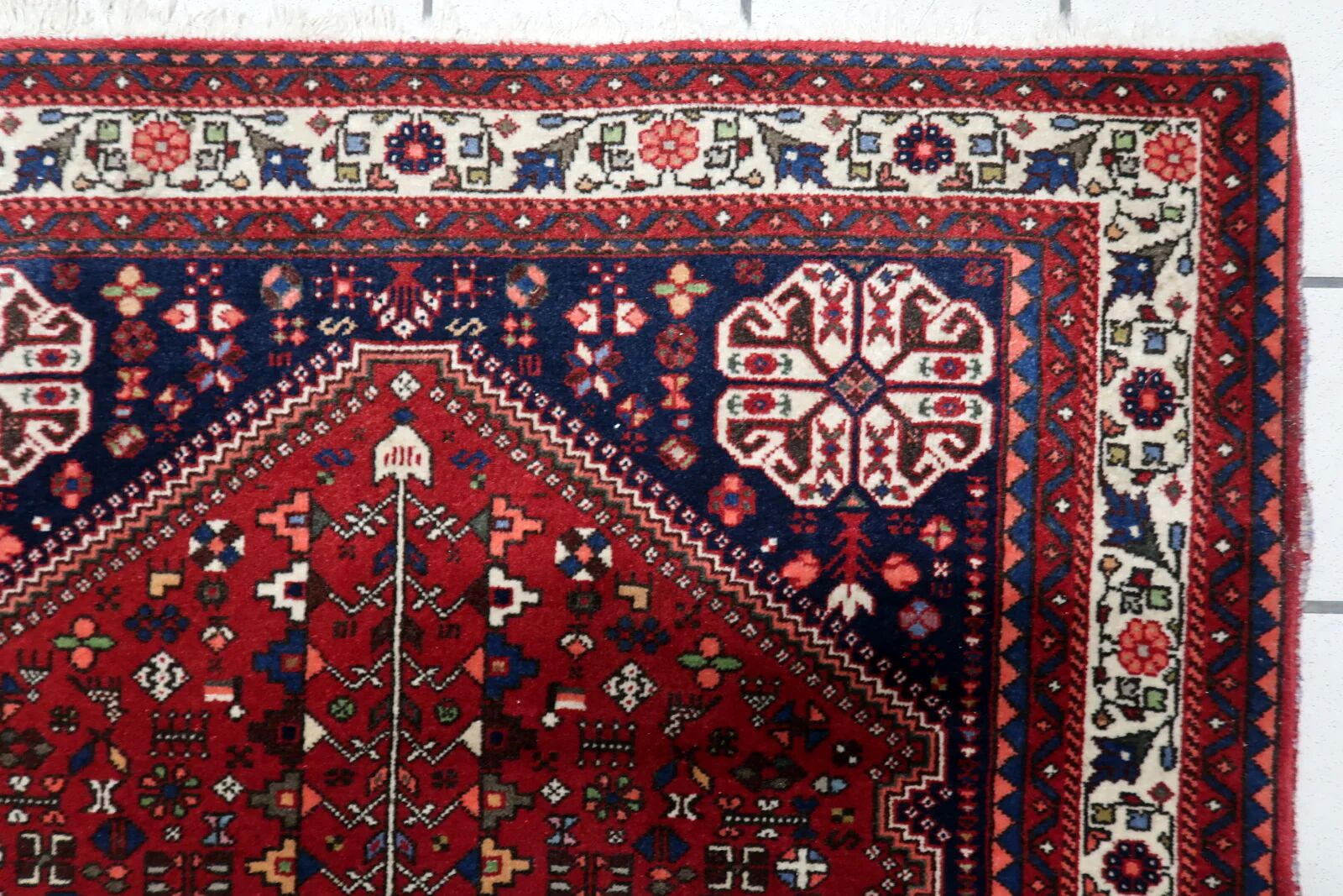 Antique Persian Qashqai rug 106cm x 152cm 1920s - 1C1242