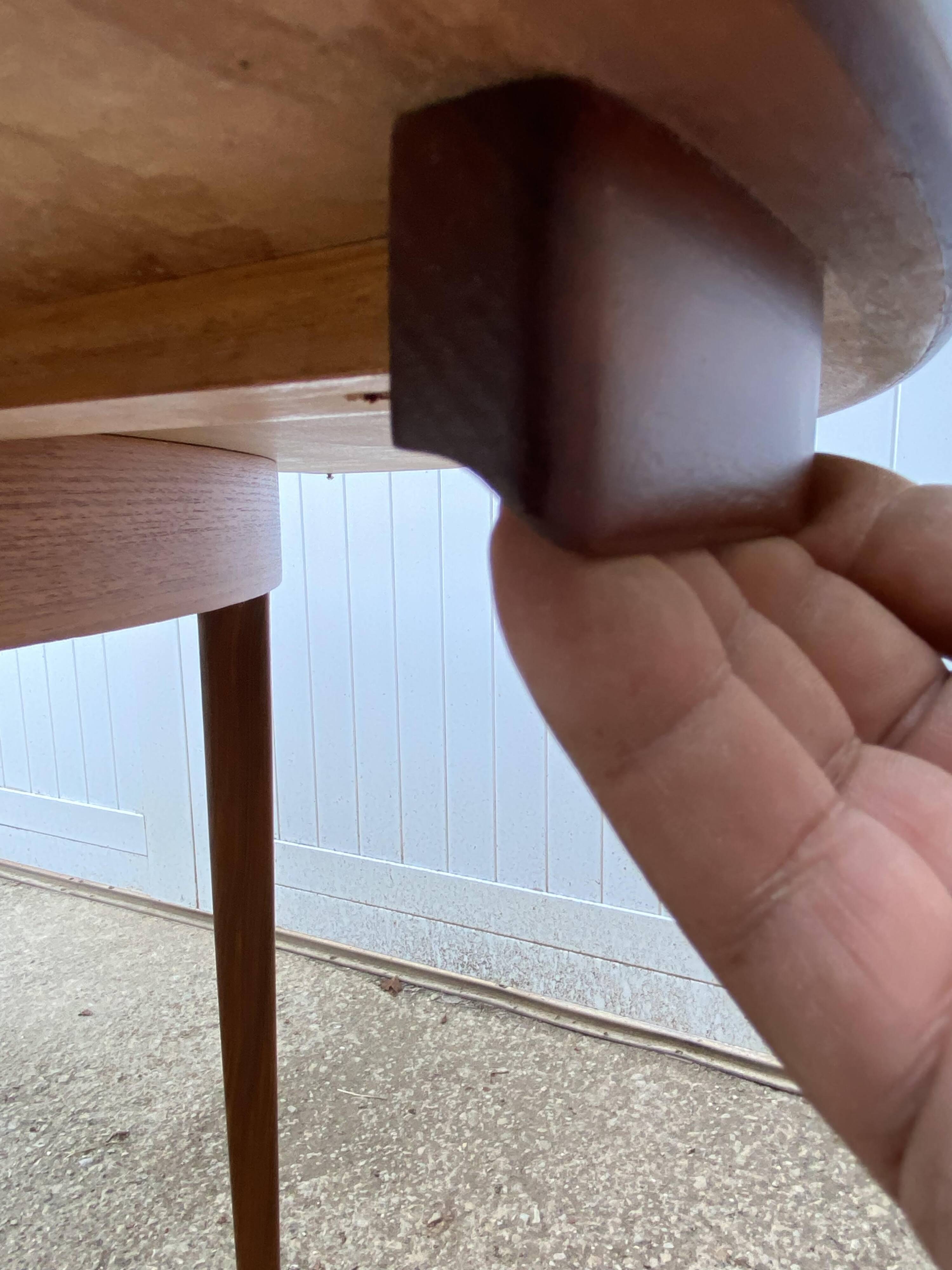 Scandinavian extendable round table in teak dia 116cm an60