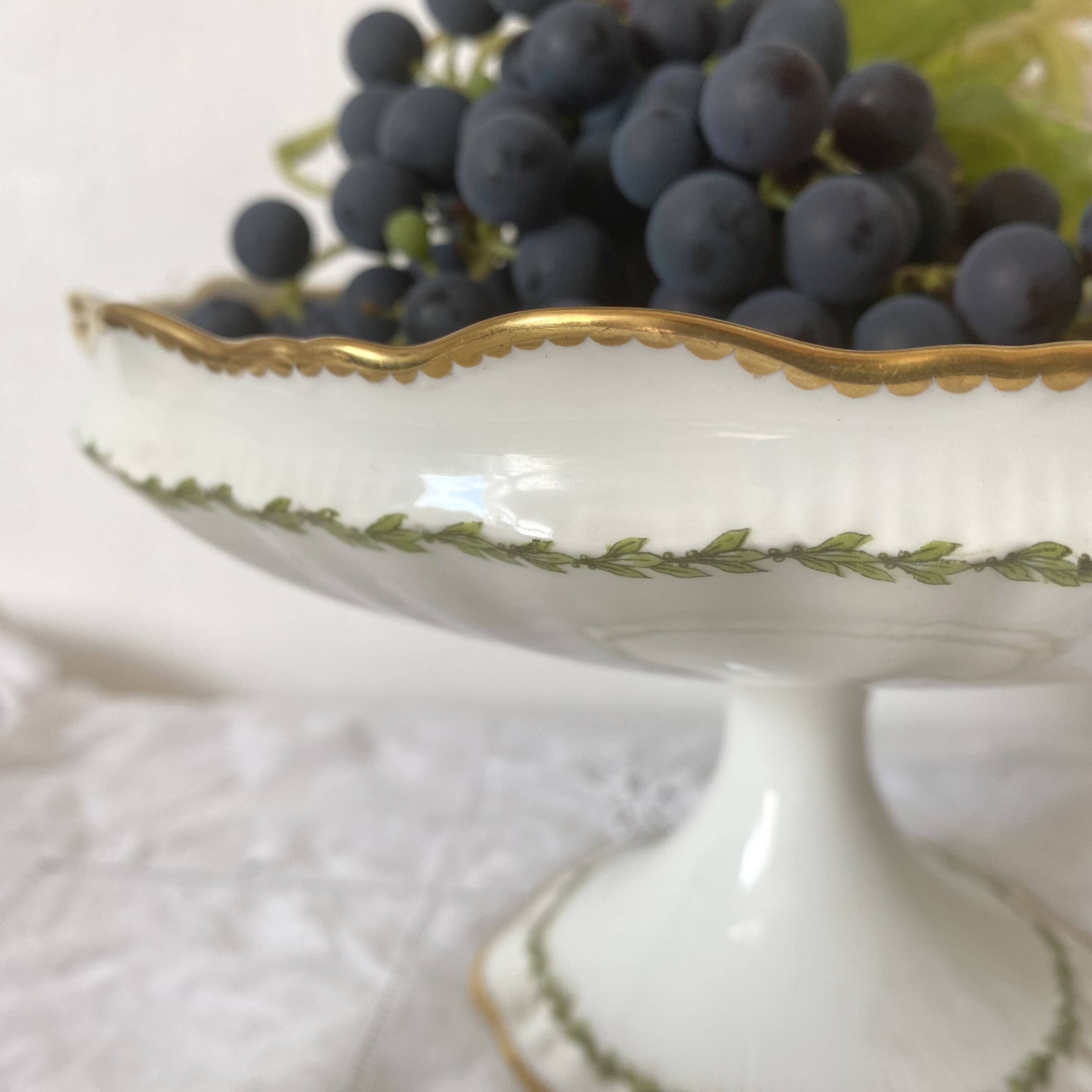 Antique fruit bowl, footed bowl in Limoges porcelain - Perrier Paris