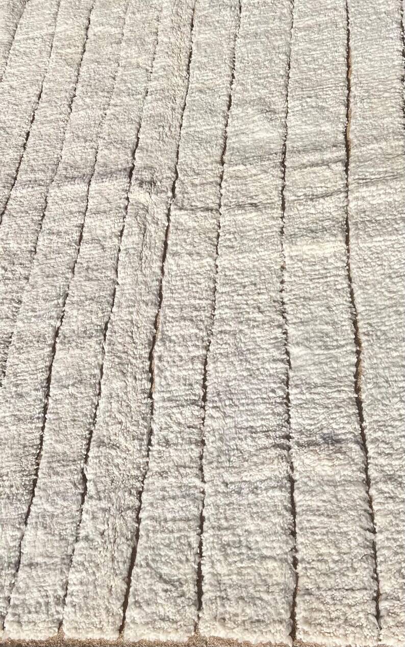 Tapis bérbere fait main traditionnelle taille 2/3 m