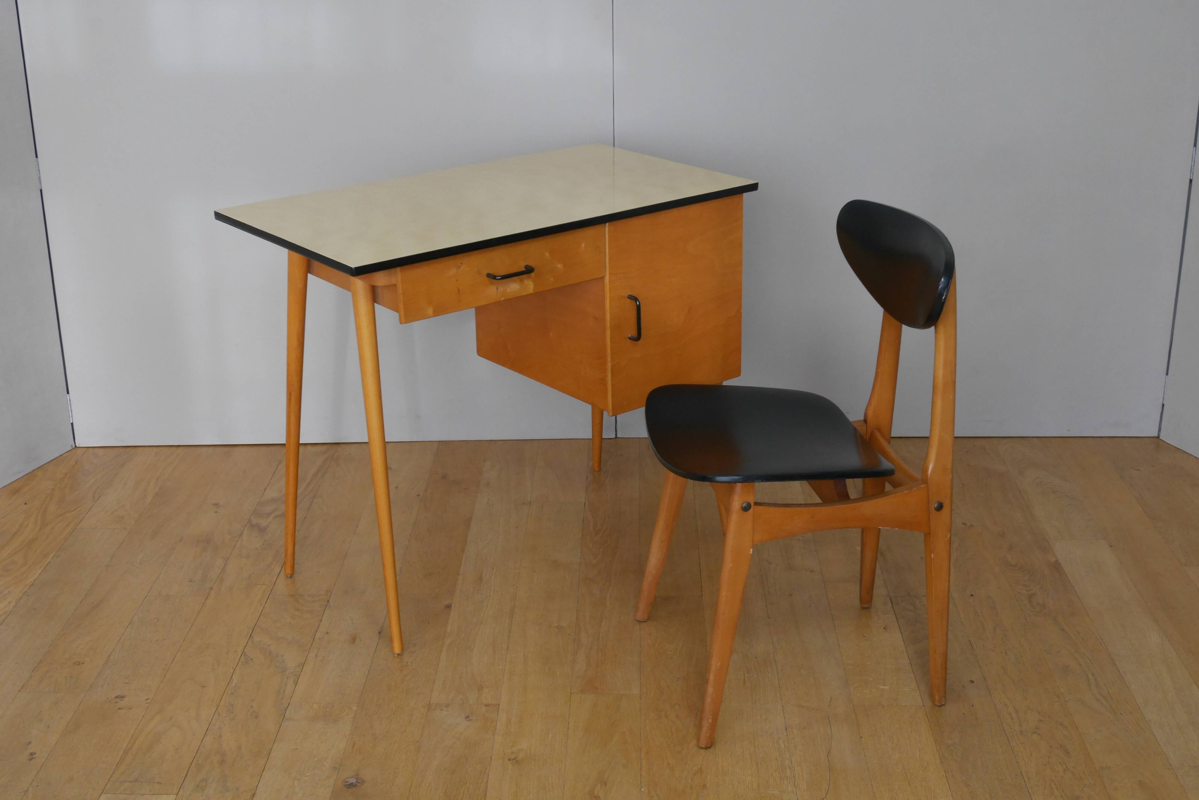 Bureau en bois des années 50 60 pied compas Baumann
